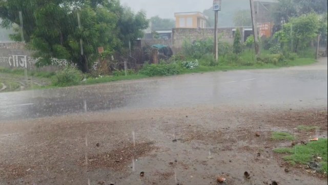 पिनान क्षेत्र में सुबह बारिश के बाद चिलचिलाती धूप से बढ़ी उमस