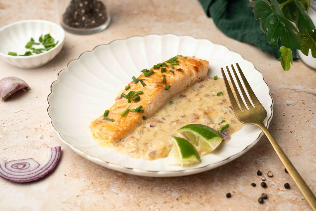 Salmón en salsa de coco y lima