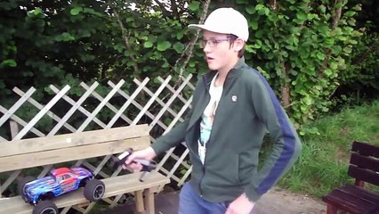 Wir testen den Reely Big 1 (RC CAR) am Skatepark! | Die Autoschrauber