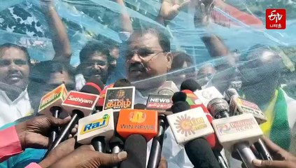 “என்னவா இருக்கும்?” கொசு வலையை போர்த்தி காங்கிரஸ் கட்சியினர் நூதன போராட்டம்!