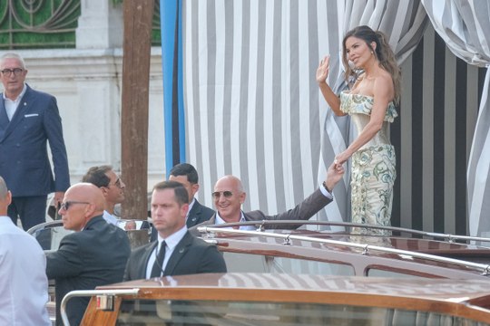 A Venezia è il giorno delle nozze di Jeff Bezos: invitati, costi, indiscrezioni. Davvero sono già sposati?