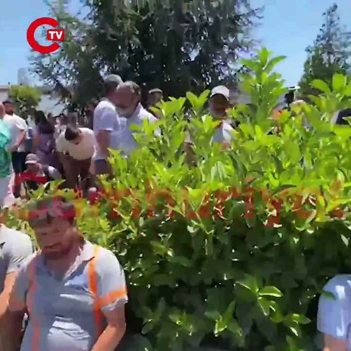 Şişli Belediyesi kayyum yönetiminin uygulamalarına karşı 19 gündür açlık grevinde olan Genel-İş İstanbul 3 No’lu Şube Başkanı Zeynel Yiğit’in bayılmasının ardından Şişli Belediyesi işçileri oturma eylemine geçti