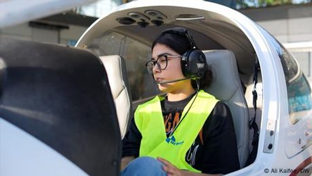 Pakistan: Female pilot breaks age, gender barriers