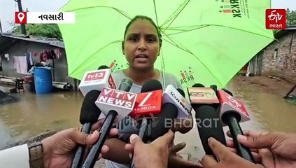 નવસારી જિલ્લામાં વરસાદી આફત, અનેક લોકોનો ઘરમાં ઘૂસ્યા પાણી, જનજીવનને માઠી અસર