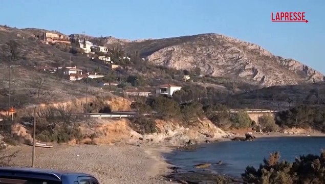 Vasti incendi in Grecia: evacuate comunit? vicino a Atene