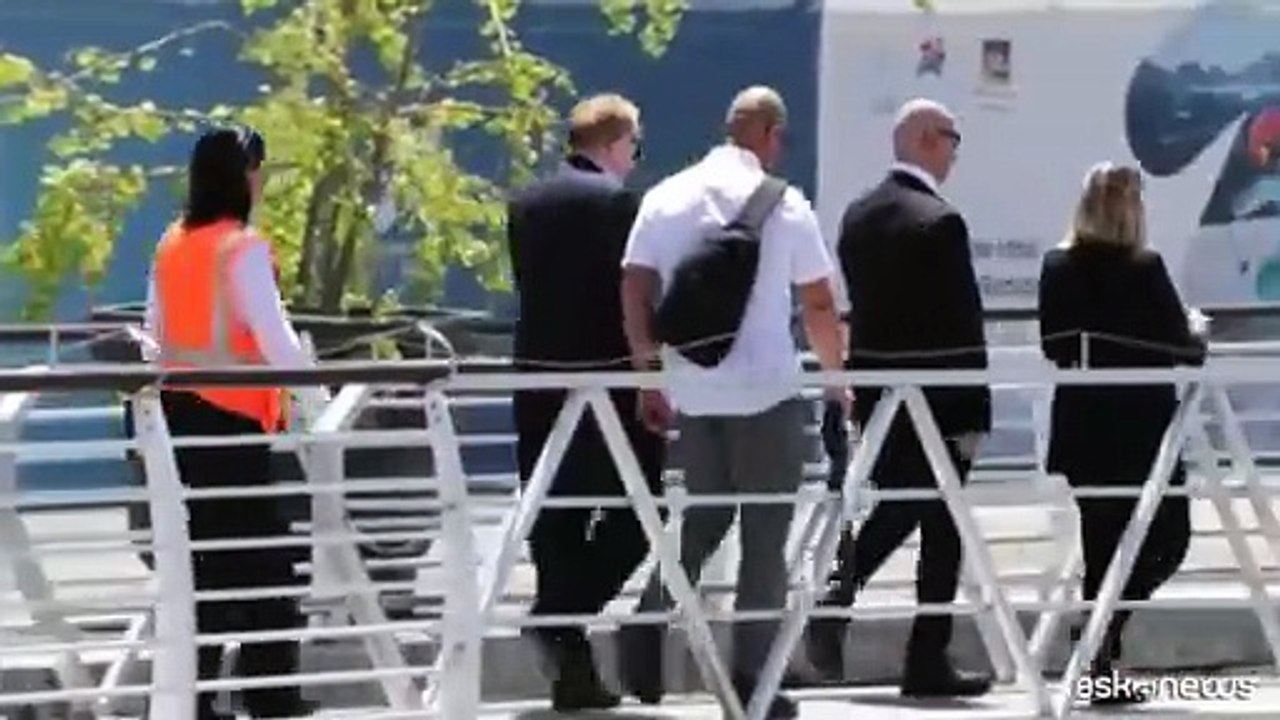 Il miliardario Pinault arriva a Venezia per nozze Bezos