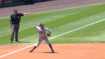 Miguel Rojas con espectacular dobleplay