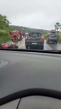 Jovem fica ferido após acidente entre moto e caminhão, em Santa Luzia do Norte