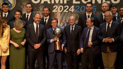 Almeida recibe al Real Madrid tras proclamarse campeón de la Liga ACB de Baloncesto
