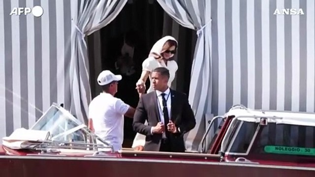 Nozze Bezos a Venezia, Lauren Sanchez lascia l'hotel