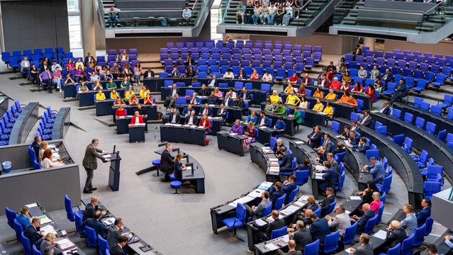 Deutscher Bundestag stimmt für Aussetzung des Familiennachzugs