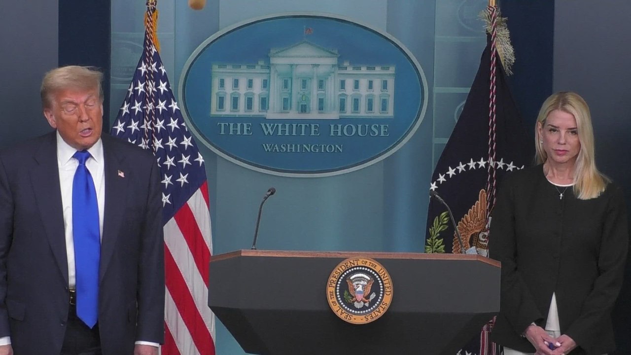 Unexpected ‘Trump 2028!’ Chant Breaks Out While Trump Addresses Media