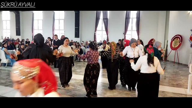 Emirdağ Yöresel Kaşık Oyunu 💃 | Anadolu’nun Ritmini Hissedin!