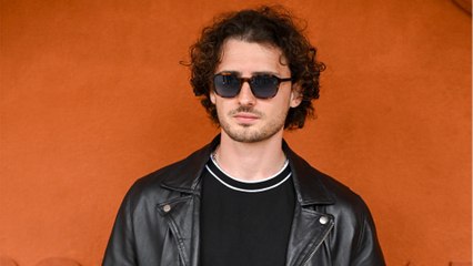 GALA VIDEO - Noé Elmaleh torse nu sur la plage : sa chérie Johanna partage une photo qui sent bon l’été !