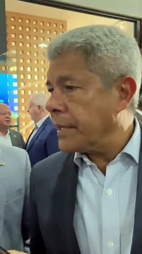 Governador rebate ACM Neto após críticas sobre reajuste na conta de água: Aumento corriqueiro