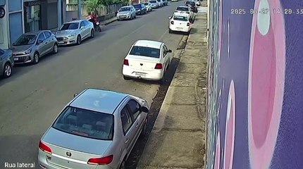 Bebê de 1 ano morre atropelado por caminhão; mãe ficou ferida