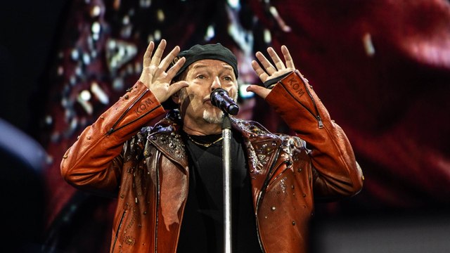 Vasco Rossi, live sold out allo Stadio Olimpico: da «Vita spericolata» ad «Albachiara», il maxi show per una carriera da record