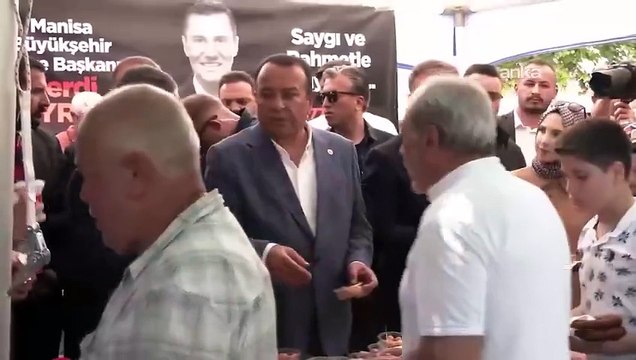 Özgür Özel, Ferdi Zeyrek’in vefatını kendi pis siyasetine alet etmiş! Taziyede para muhabbeti yapan adam bakın kim çıktı!