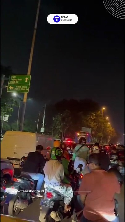 Tidak bergerak