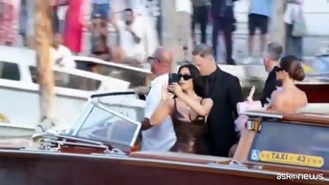 Venezia, Jeff Bezos e Lauren Sanchez si sono sposati: vip e polemiche