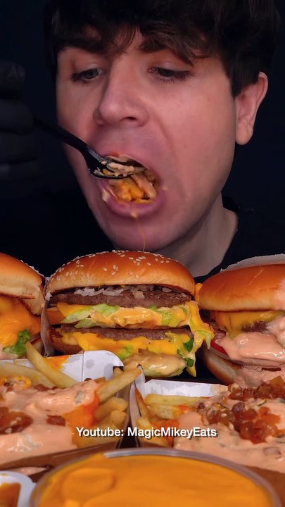 Follow for more ASMR videos🌮🍟 Credits: @themagicmikey #mukbang #asmr #fastfood #asmreating