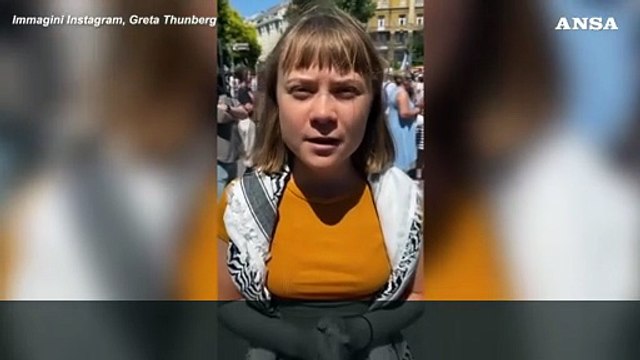 Greta Thunberg al Pride a Budapest, 'l'amore non si proibisce'