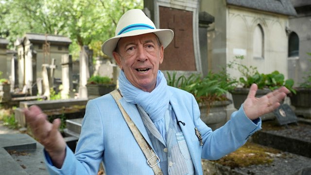 Thierry, l'homme qui fait aimer les morts du Père-Lachaise