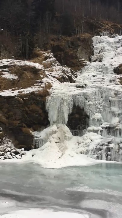Cascata Piumogna invernale (Faido - Switzerland)