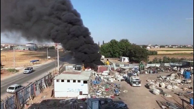 Şanlıurfa Suruç’ta Yangın Paniği: Gökyüzünü Kara Dumanlar Kapladı!