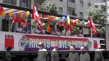 Milano Pride 2025, gli organizzatori: "Siamo 350mila"