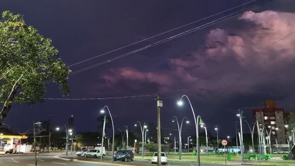 "Preteou o olho da gateada": Nuvens indicam chegada de temporal a Cascavel