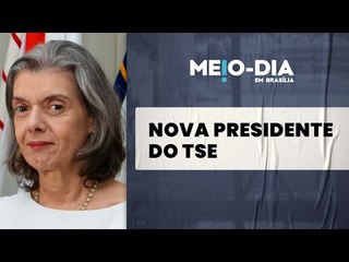 Cármen Lúcia toma posse como presidente do TSE