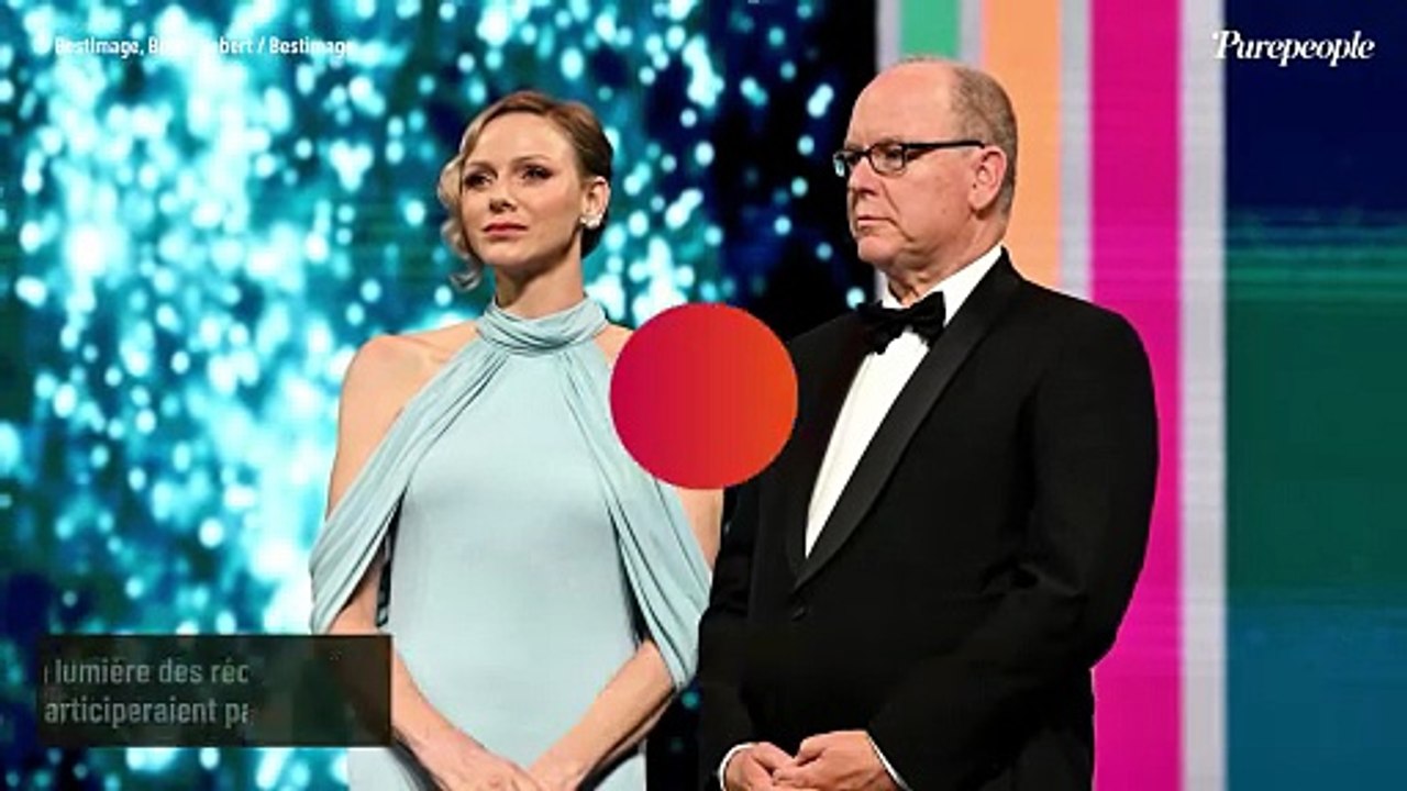 Albert de Monaco très loin de sa femme Charlene et de leurs enfants, il peut compter sur sa soeur Stéphanie et son clan