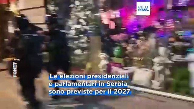 Belgrado: migliaia in piazza chiedono elezioni anticipate