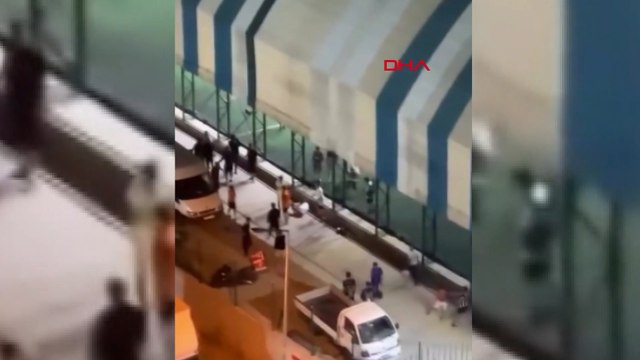 Avcılar'da halı sahada kavga: Önce bıçakladılar sonra ezmeye çalıştılar