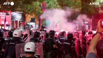 Belgrado, scontri con la polizia dopo la manifestazione antigovernativa