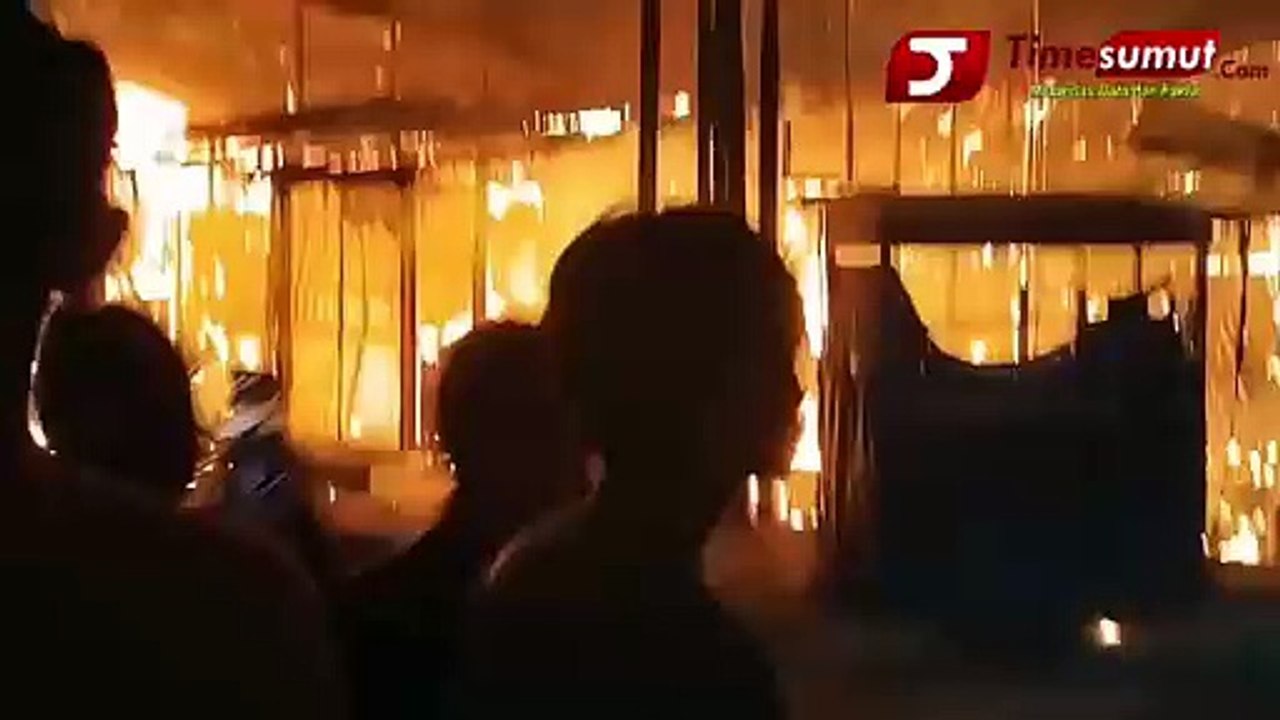 Belasan Kios Ludes Terbakar