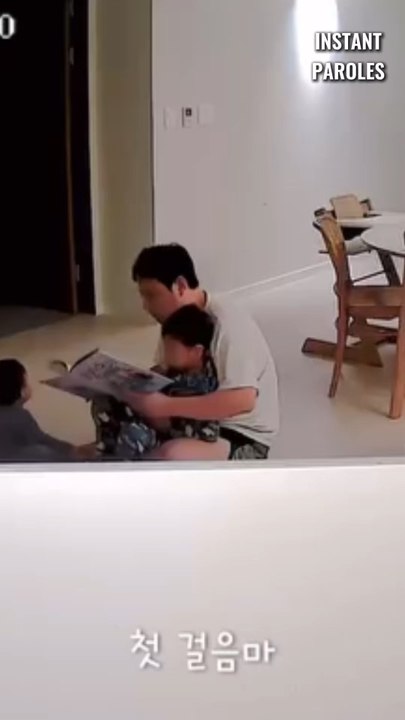 Ce bébé fait ses premiers pas devant ses parents de façon inattendue