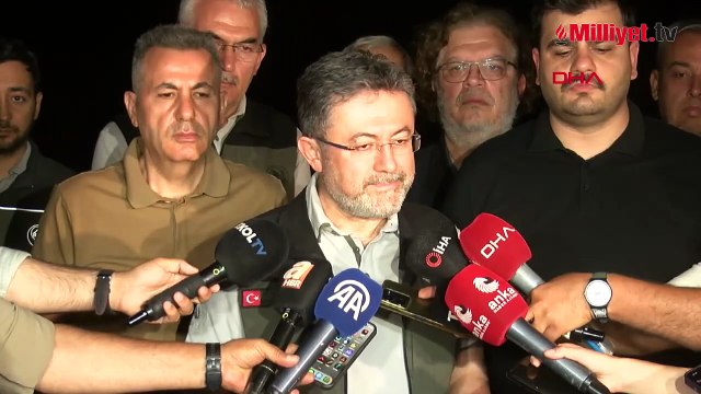 Ciğerlerimiz yanıyor! Orman yangınlarında son durum... Ekipler İzmir için seferber oldu: Yerleşim yerleri tehdit altında