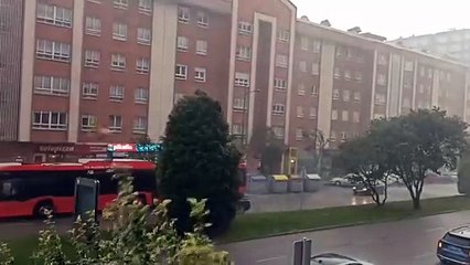 Intenso aguacero en Burgos en plenas fiestas