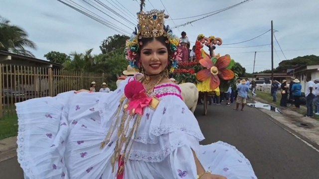 Aguadulce celebra con colorido desfile las festividades de San Juan Bautista 2025