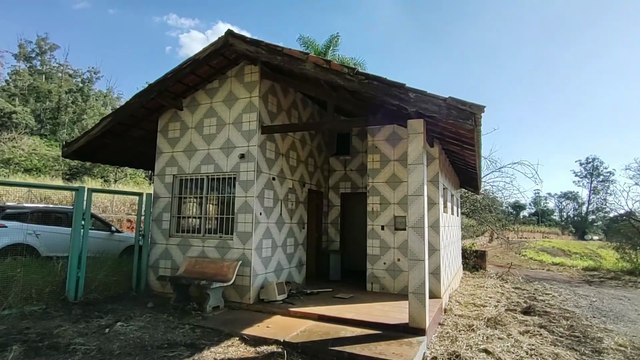 DEIXARAM COISAS PRA TRÁS NESTE LUGAR INCRÍVEL