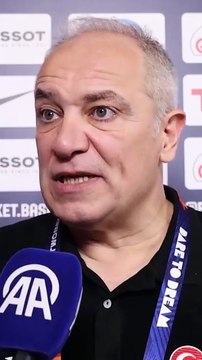 A Milli Kadın Basketbol Takımı başantrenörü Ekrem Memnun, hedeflerine ulaştıklarını belirterek oyuncuların çabalarının karşılıksız kalmamasından dolayı mutlu