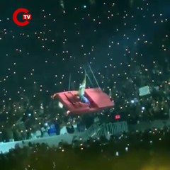 Beyonce'nin uçan arabası havada yan yattı: Şarkıcı düşmekten kıl payı kurtuldu!
