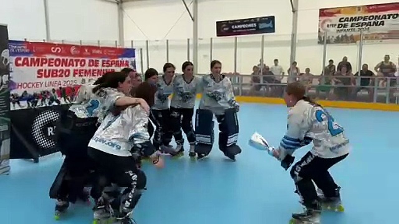 Celebración del título del CPLV sub 20 femenino