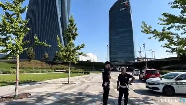 Il collasso dell'insegna Generali della Torre Hadid a 192 metri d'altezza: il racconto di cosa è accaduto a Milano