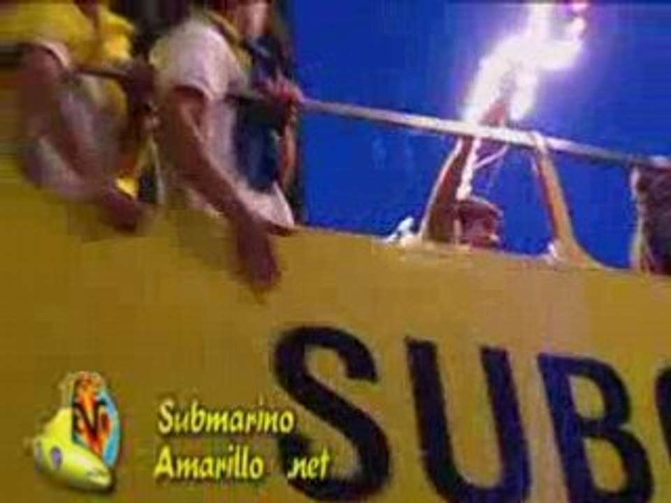 Autobus descubierto por las calles de Vila-real