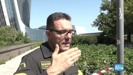 «Un cedimento strutturale, così l'insegna è collassata»: i vigili del fuoco spiegano cosa è accaduto sul tetto della torre Hadid a Milano