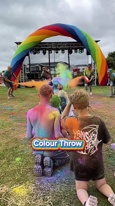 Colour throw at Newperran Music Weekender