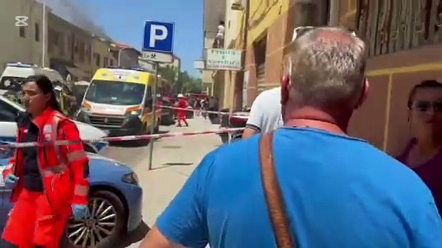 Sassari, crolla parte di una palazzina. Un testimone: ?Ho sentito un rumore fortissimo e ho visto il fumo?